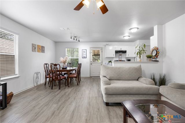 8710 Davis Oaks Trail, Austin, TX 78748
