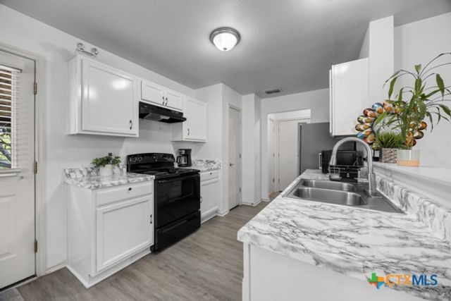 8710 Davis Oaks Trail, Austin, TX 78748