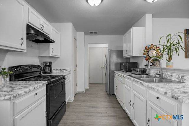 8710 Davis Oaks Trail, Austin, TX 78748