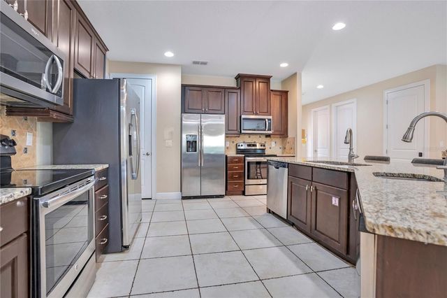 7616 BROOKHURST LANE, Kissimmee, FL 34747