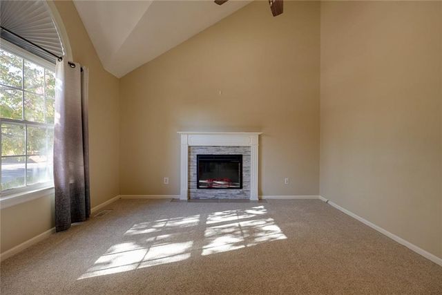 604 SW Nelson Drive, Grain Valley, MO 64029