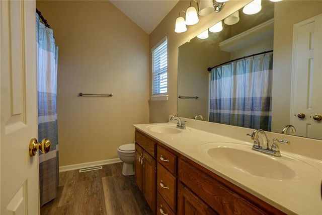604 SW Nelson Drive, Grain Valley, MO 64029