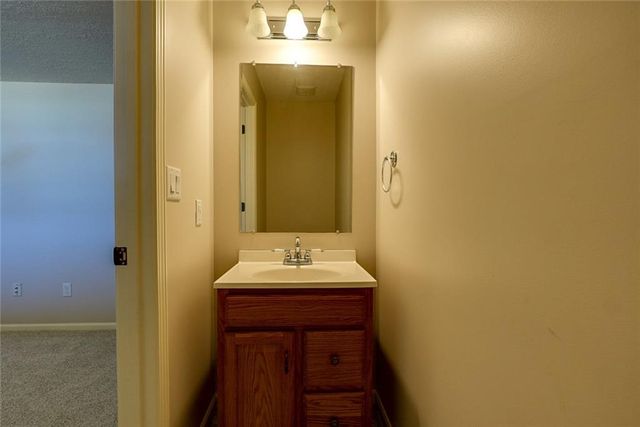 604 SW Nelson Drive, Grain Valley, MO 64029