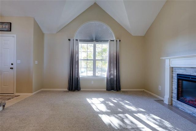 604 SW Nelson Drive, Grain Valley, MO 64029