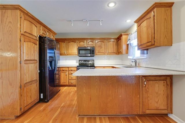 604 SW Nelson Drive, Grain Valley, MO 64029