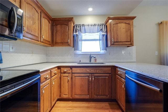 604 SW Nelson Drive, Grain Valley, MO 64029