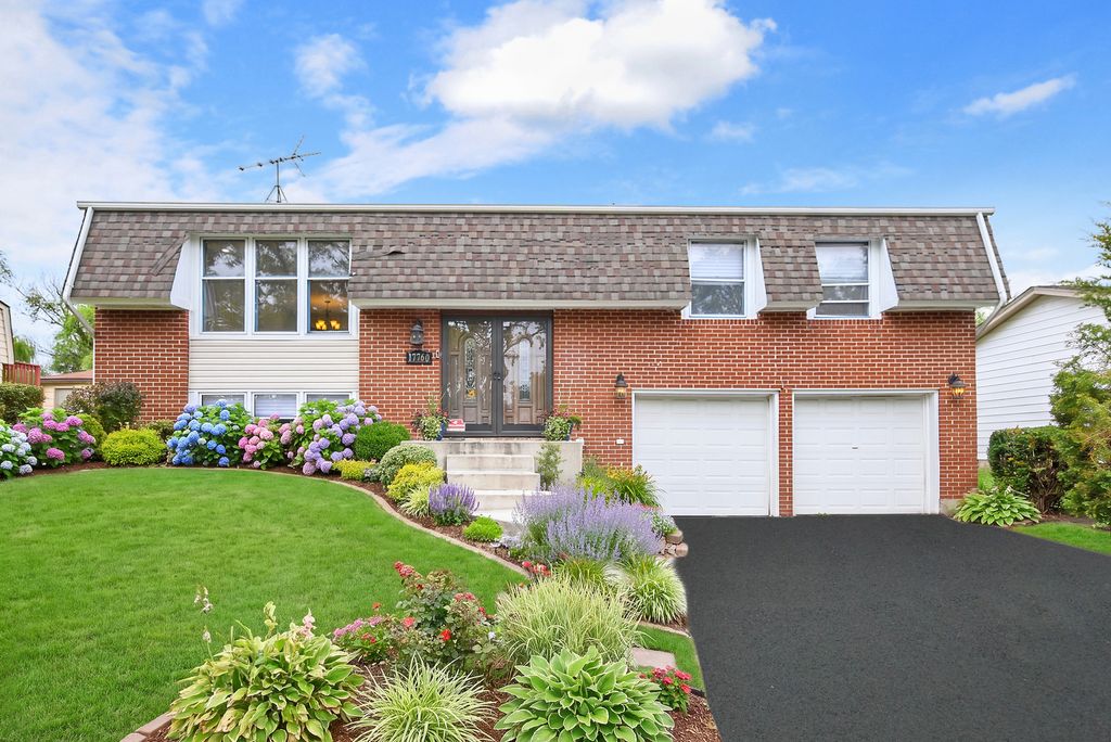 17760 Arlington Drive, Country Club Hills, IL 60478