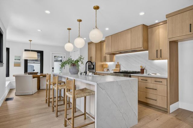 901 Sonoma Way, Sacramento, CA 95819