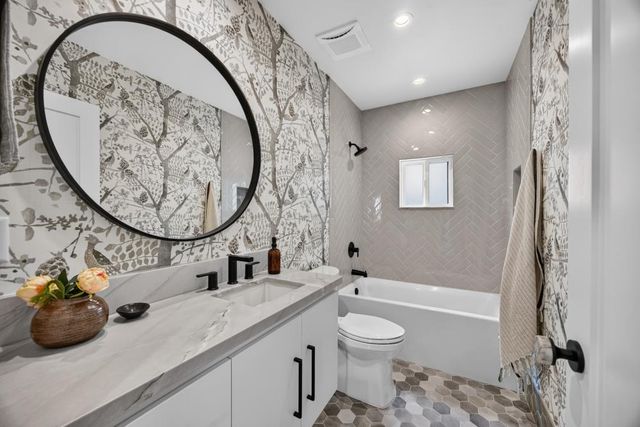 901 Sonoma Way, Sacramento, CA 95819