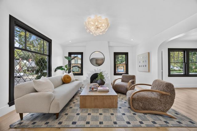 901 Sonoma Way, Sacramento, CA 95819