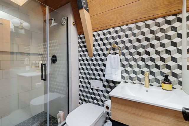 14075 Herringbone Way, Truckee, CA 96161