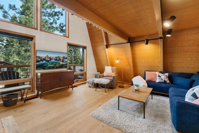 14075 Herringbone Way, Truckee, CA 96161