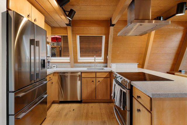 14075 Herringbone Way, Truckee, CA 96161