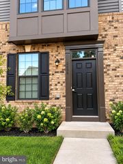2684 JETSTREAM RD, Herndon, VA 20171