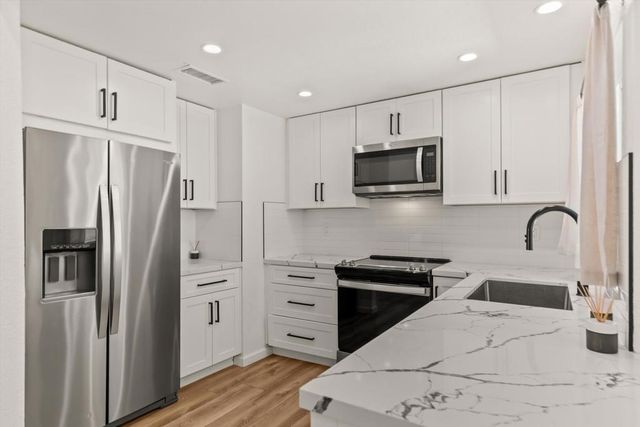 52438 Avenida Diaz, La Quinta, CA 92253