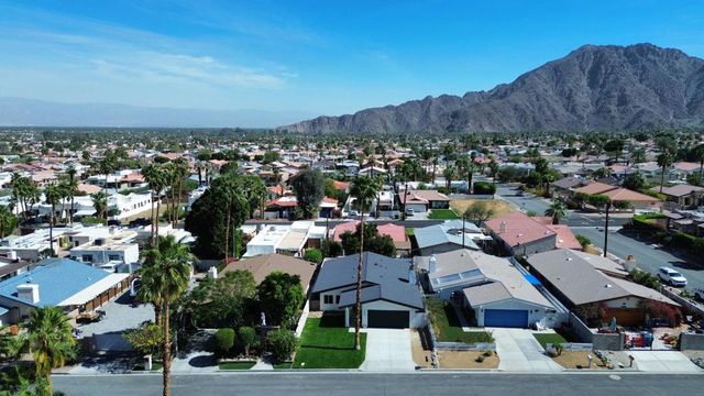 52438 Avenida Diaz, La Quinta, CA 92253