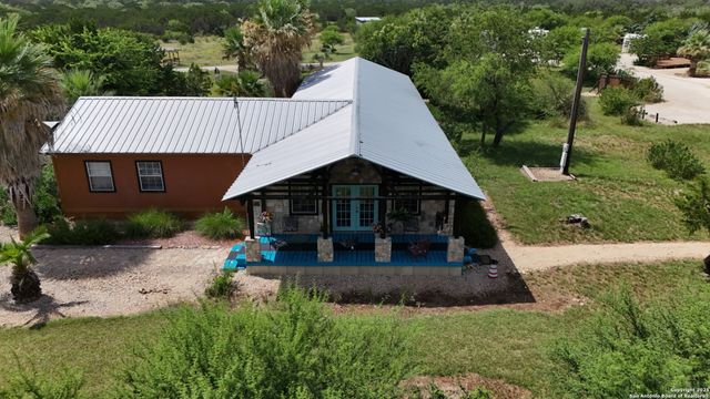 10965 Fm 470, Tarpley, TX 78883