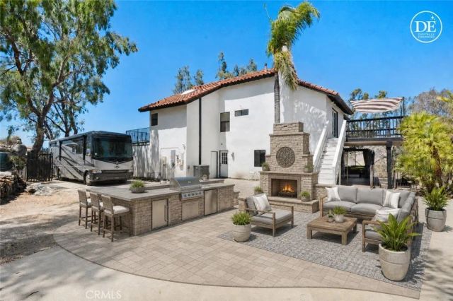 17295 Ridge Canyon Drive, Riverside, CA 92506