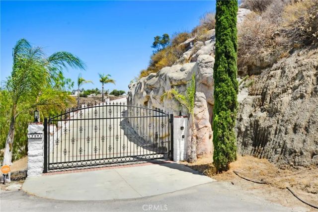 17295 Ridge Canyon Drive, Riverside, CA 92506