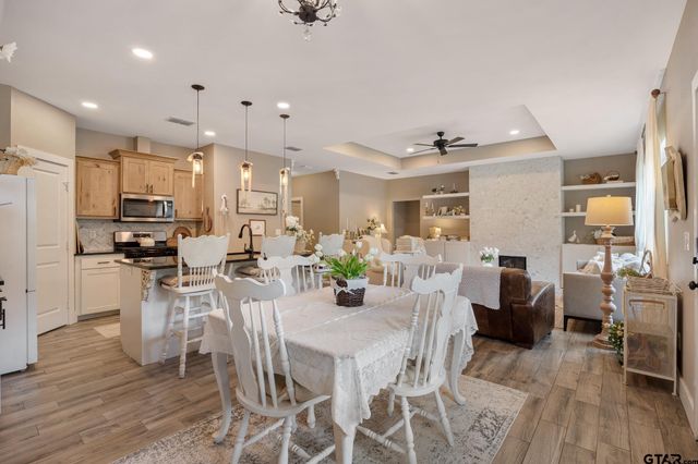 16030 Crossing Circle, Lindale, TX 75771