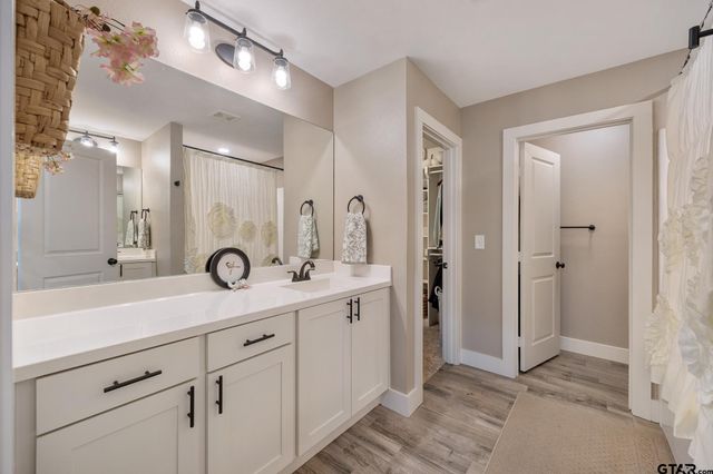 16030 Crossing Circle, Lindale, TX 75771