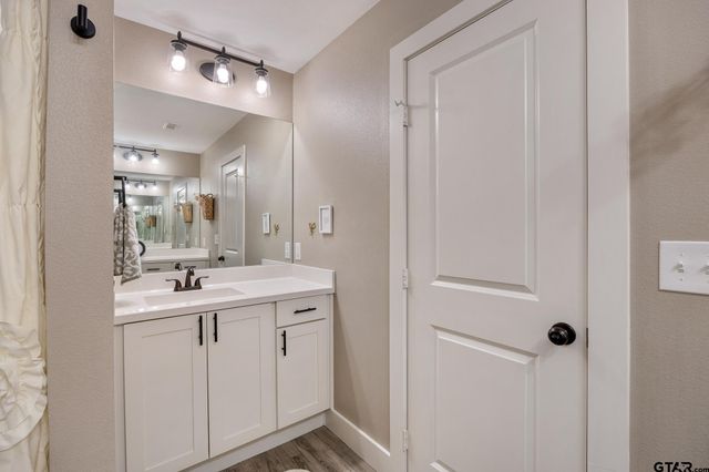 16030 Crossing Circle, Lindale, TX 75771
