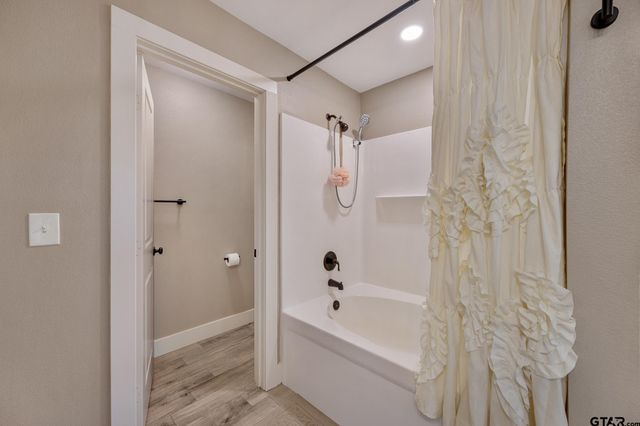 16030 Crossing Circle, Lindale, TX 75771