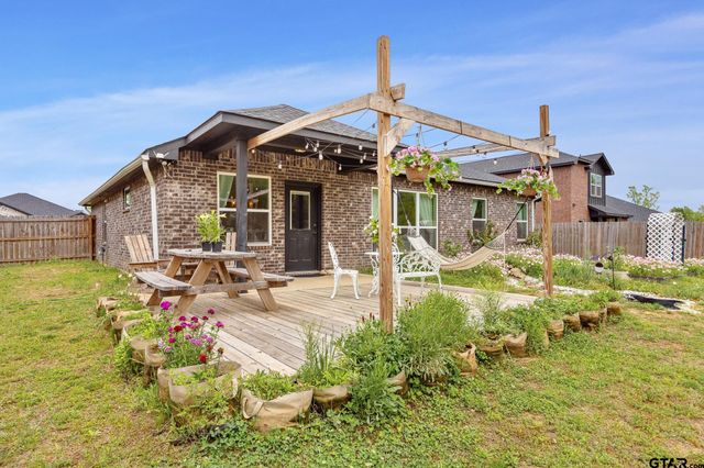 16030 Crossing Circle, Lindale, TX 75771