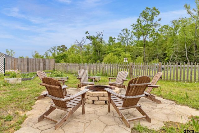 16030 Crossing Circle, Lindale, TX 75771
