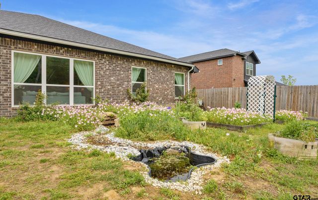 16030 Crossing Circle, Lindale, TX 75771
