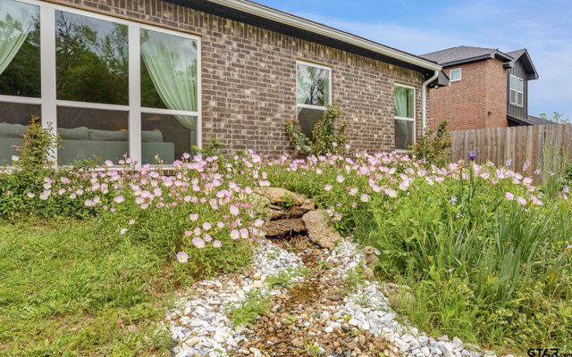 16030 Crossing Circle, Lindale, TX 75771