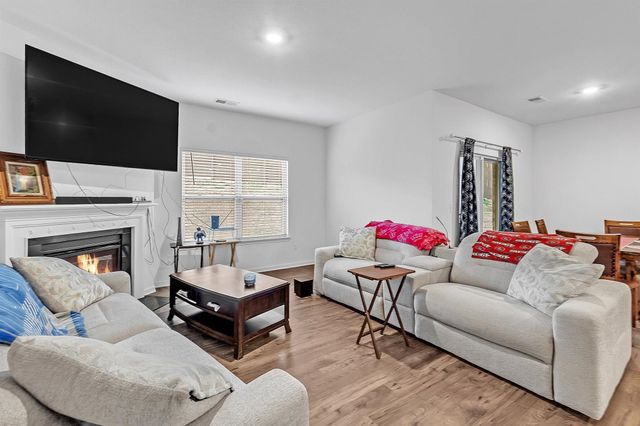 475 LILLY DR, Oakland, TN 38060