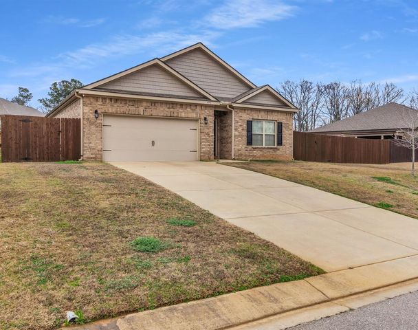 475 LILLY DR, Oakland, TN 38060