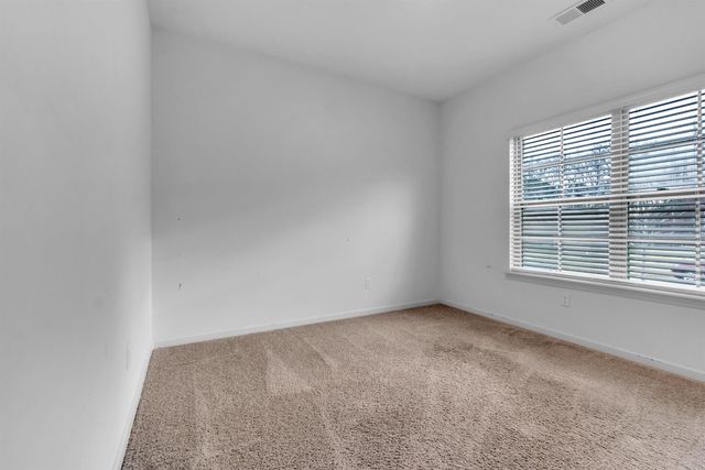 475 LILLY DR, Oakland, TN 38060