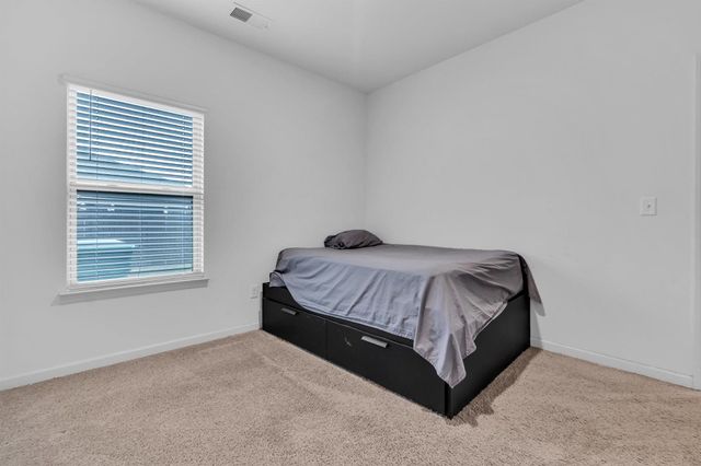 475 LILLY DR, Oakland, TN 38060