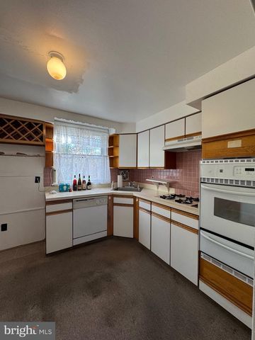 9821 VERREE RD, Philadelphia, PA 19115