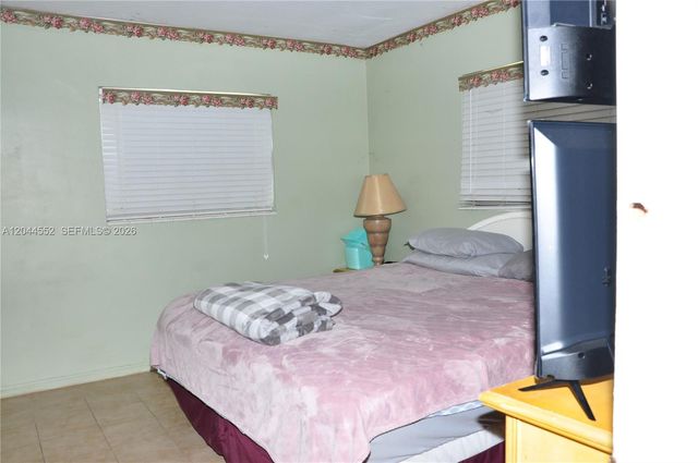 5630 SW 55th Avenue, Davie, FL 33314