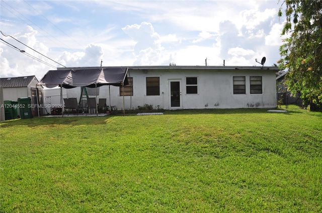 5630 SW 55th Avenue, Davie, FL 33314