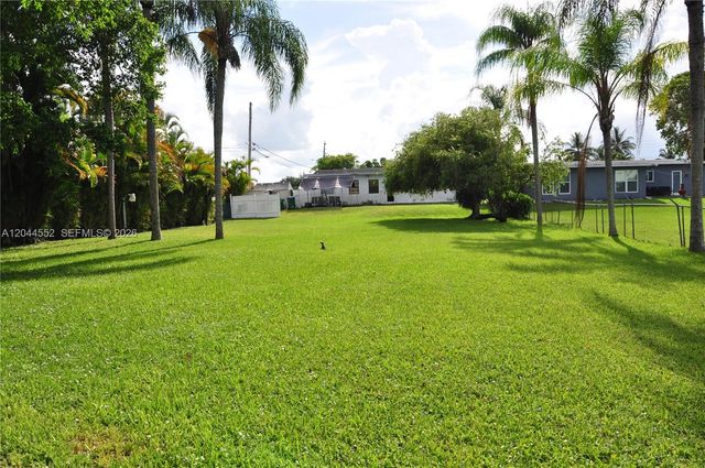 5630 SW 55th Avenue, Davie, FL 33314