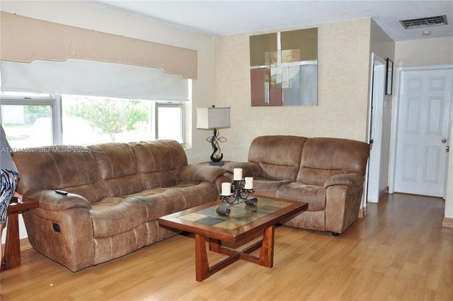 5630 SW 55th Avenue, Davie, FL 33314