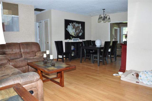 5630 SW 55th Avenue, Davie, FL 33314