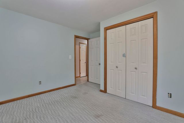 16 Evergreen Drive, Hudson, NH 03051