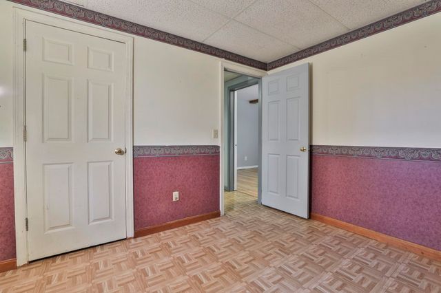 16 Evergreen Drive, Hudson, NH 03051