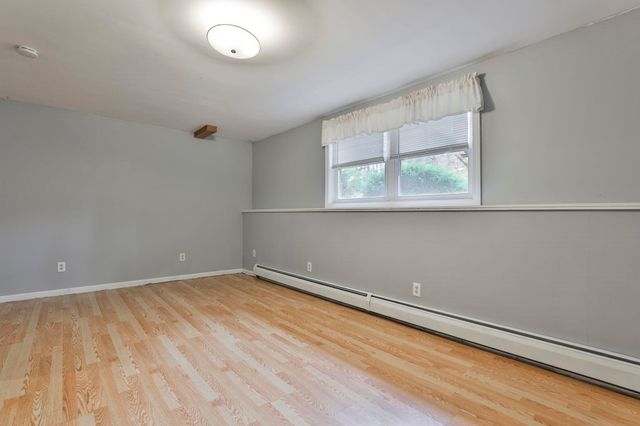 16 Evergreen Drive, Hudson, NH 03051