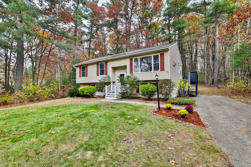 16 Evergreen Drive, Hudson, NH 03051
