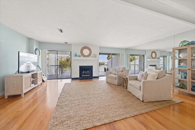 118 MARINA DEL REY COURT, Clearwater Beach, FL 33767