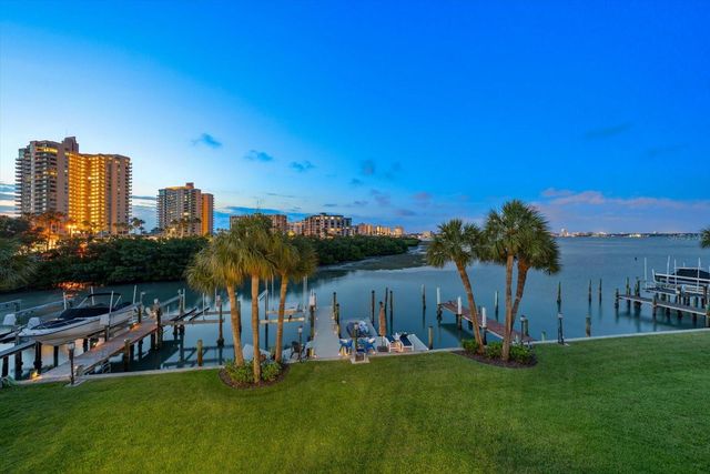 118 MARINA DEL REY COURT, Clearwater Beach, FL 33767