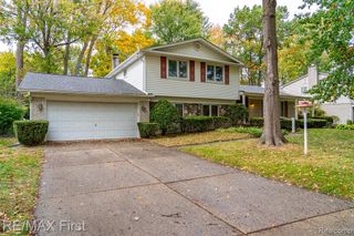16235 Forestview Drive, Clinton Township, MI 48036
