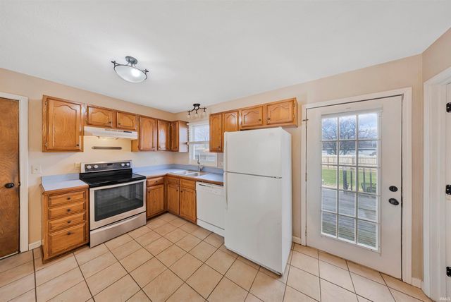 4216 Derby Lane, Evansville, IN 47715