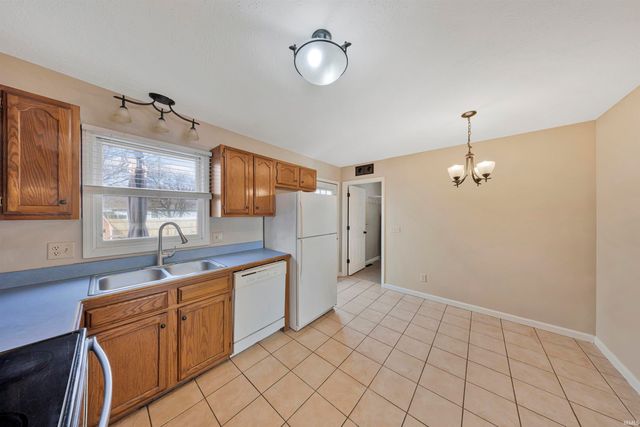 4216 Derby Lane, Evansville, IN 47715